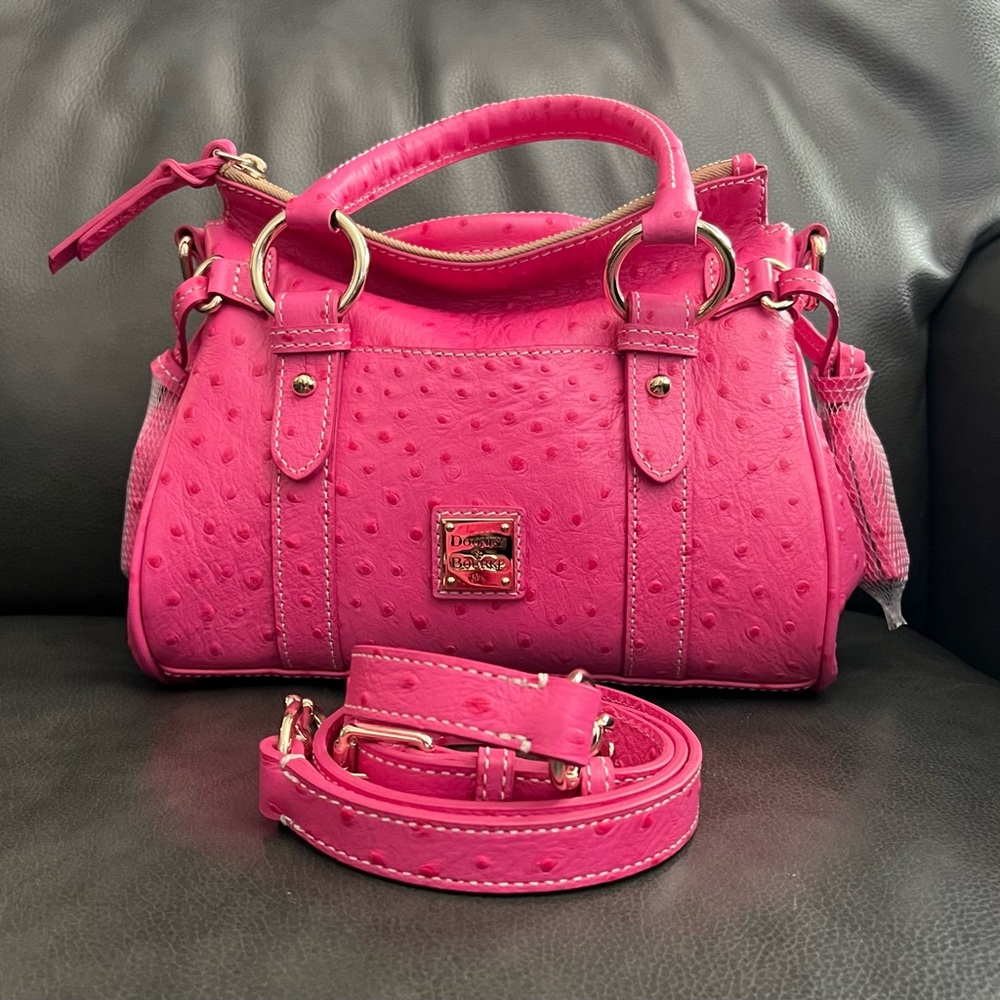 🌺 Dooney & Bourke Ostrich pocket satchel